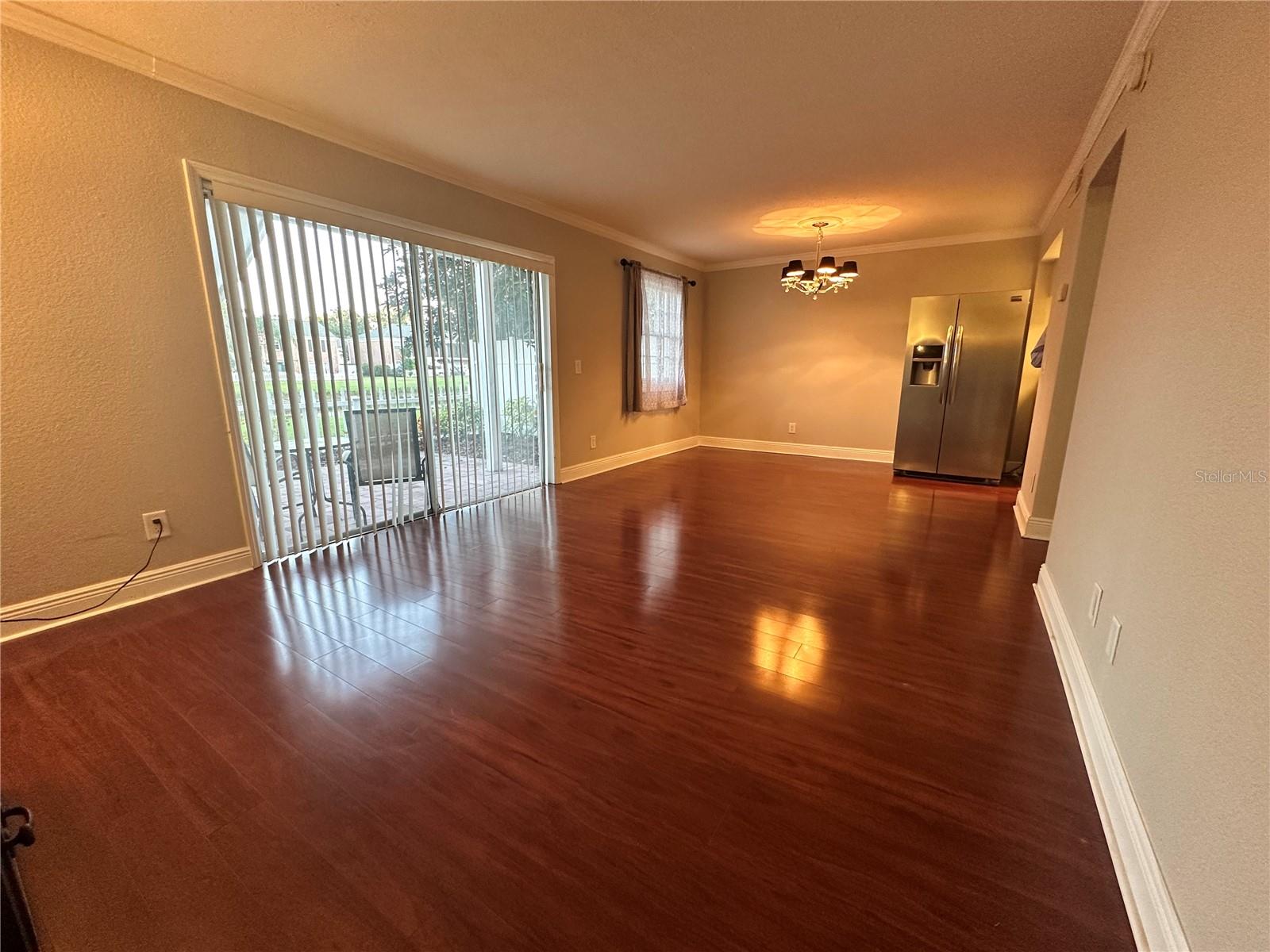 WHISPERING OAKS - Residential Lease
