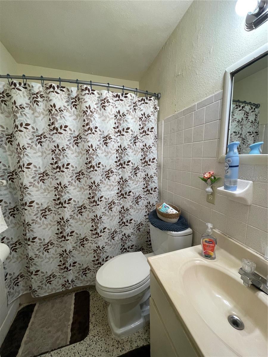 DELTONA LAKES UNIT 74 - Residential Lease