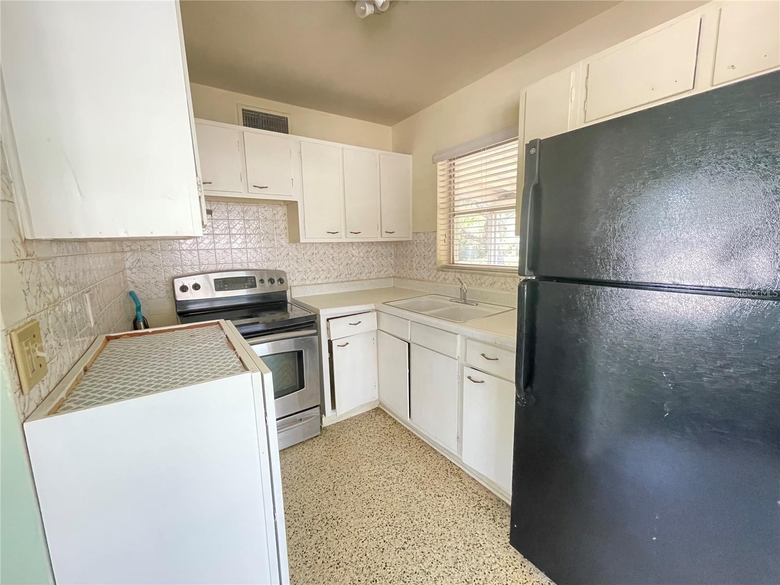 DELTONA LAKES UNIT 74 - Residential Lease