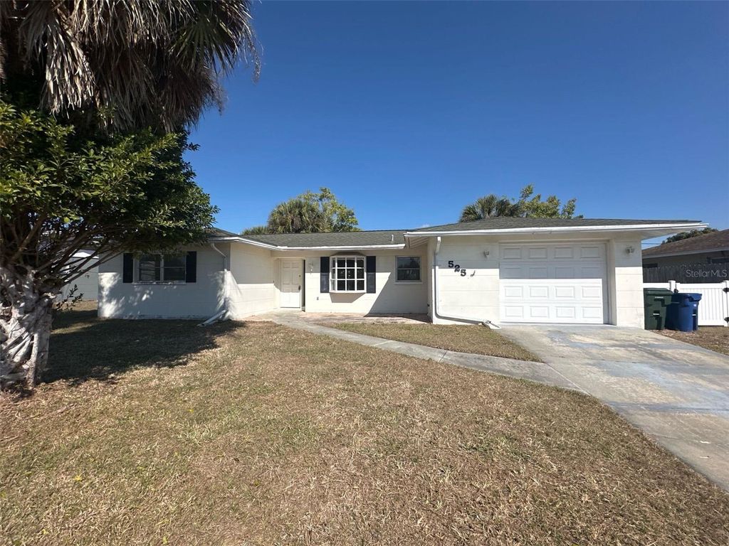Photo of 525 Glen Oak Road, Venice, FL 34293 (MLS # O6386233)