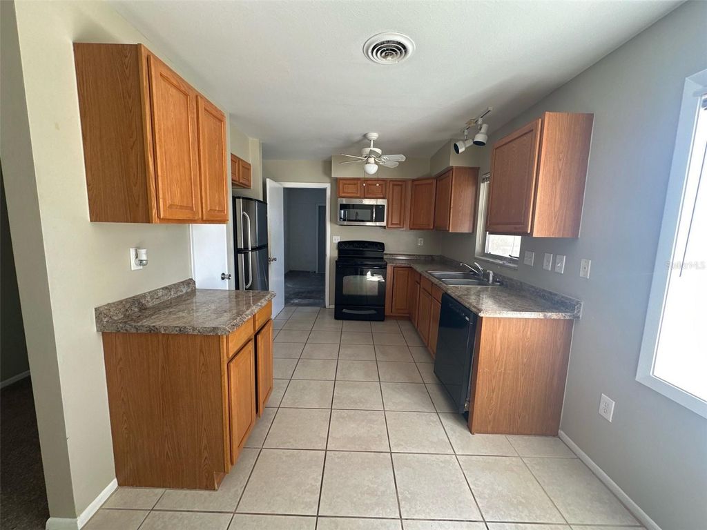 Photo of 525 Glen Oak Road, Venice, FL 34293 (MLS # O6386233)