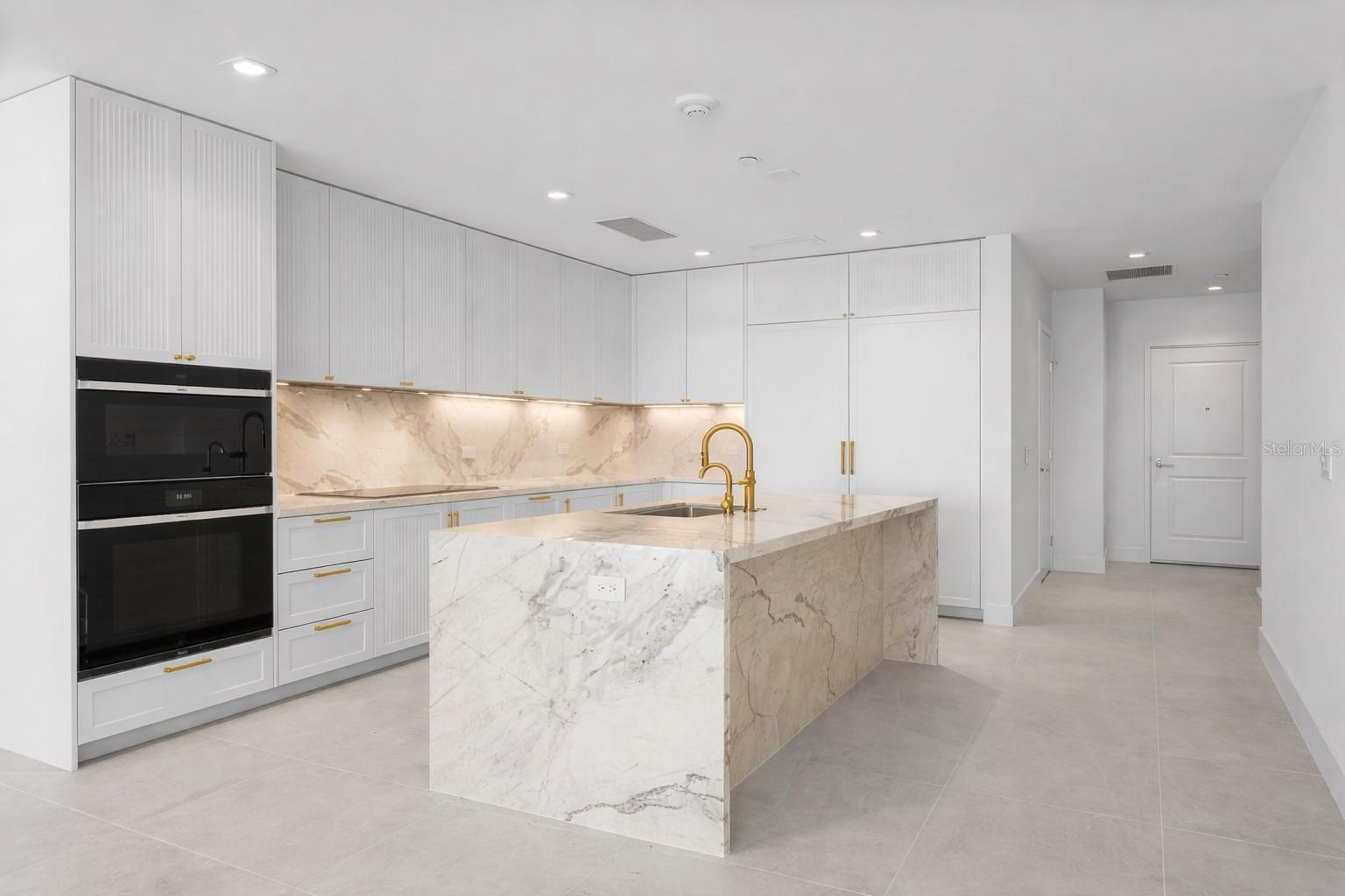 BAYSHORE YSABELLA CONDOMINIUM - Residential Lease