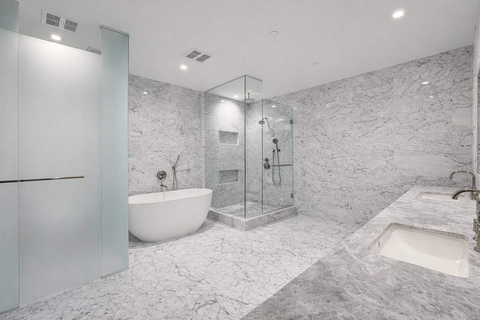 BAYSHORE YSABELLA CONDOMINIUM - Residential Lease