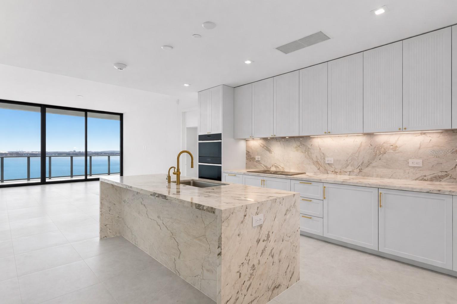 BAYSHORE YSABELLA CONDOMINIUM - Residential Lease