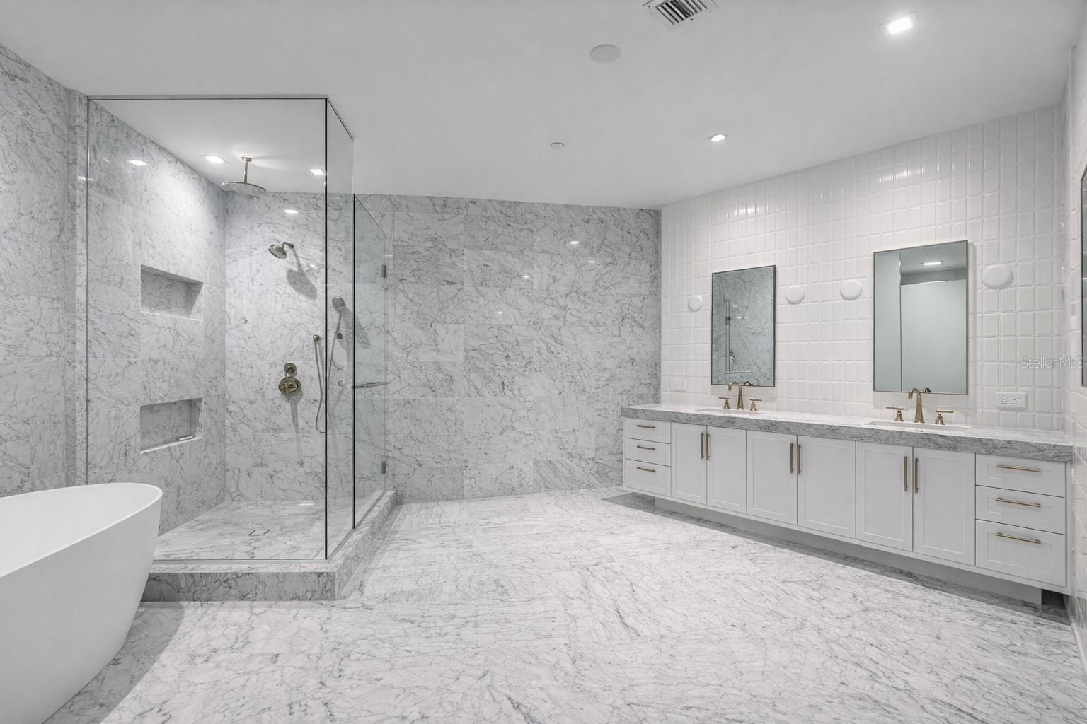 BAYSHORE YSABELLA CONDOMINIUM - Residential Lease