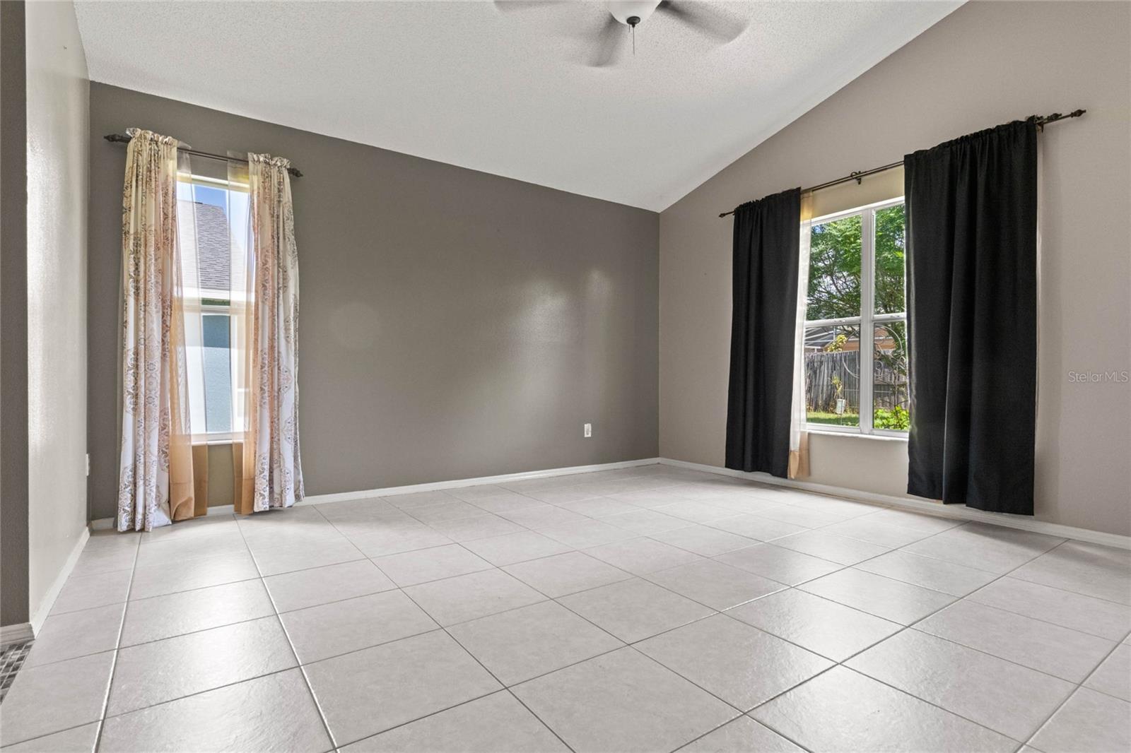 STRAFFORD PARK PH 01 - Residential