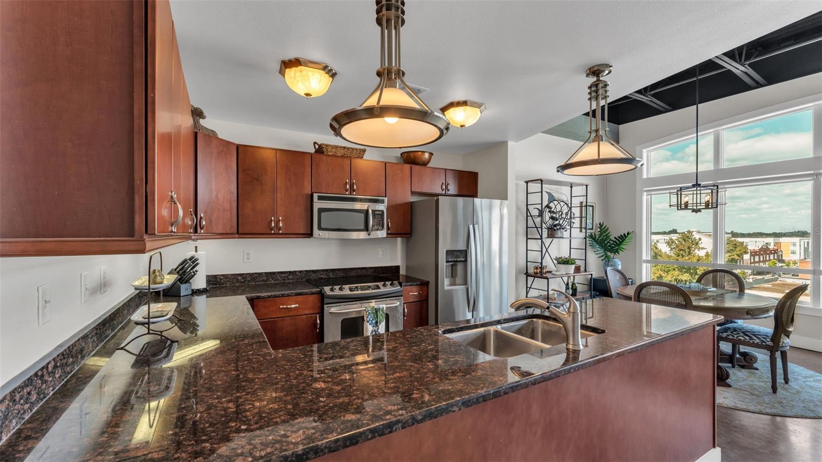 LOFTS ON PARK CONDO - Residential