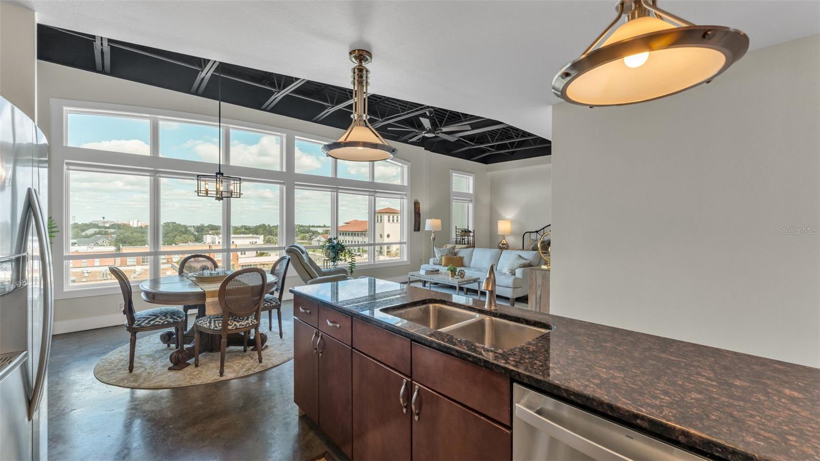 LOFTS ON PARK CONDO - Residential