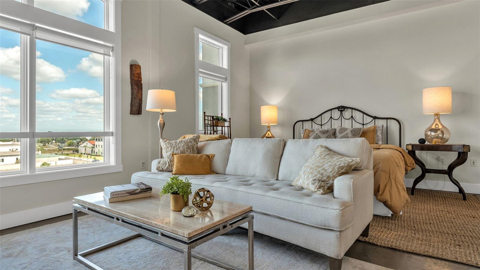 LOFTS ON PARK CONDO - Residential