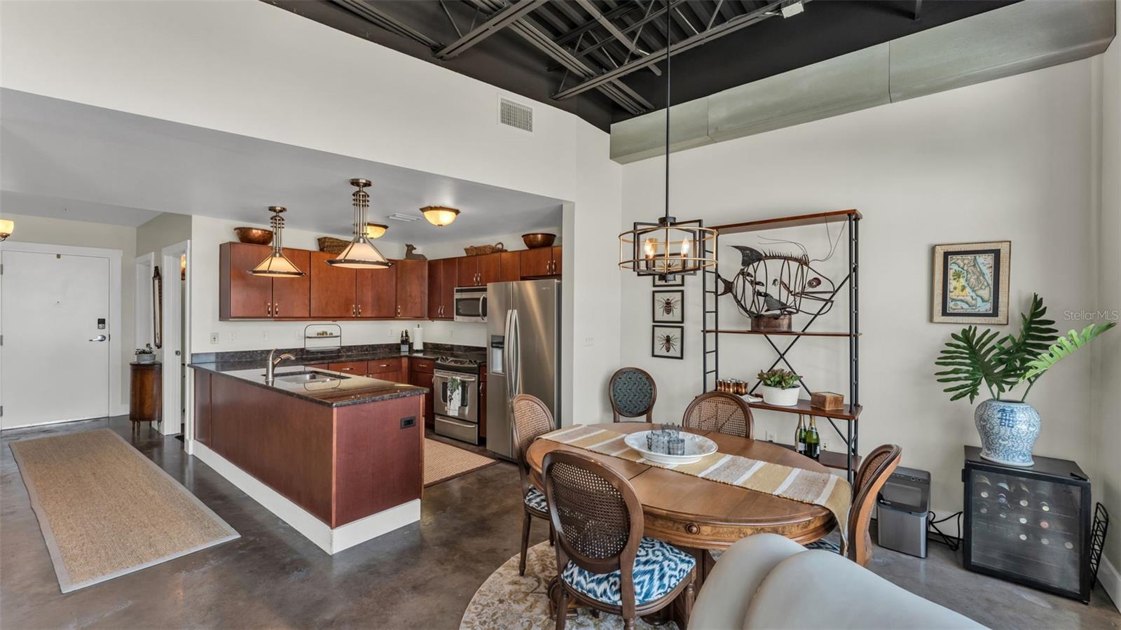 LOFTS ON PARK CONDO - Residential