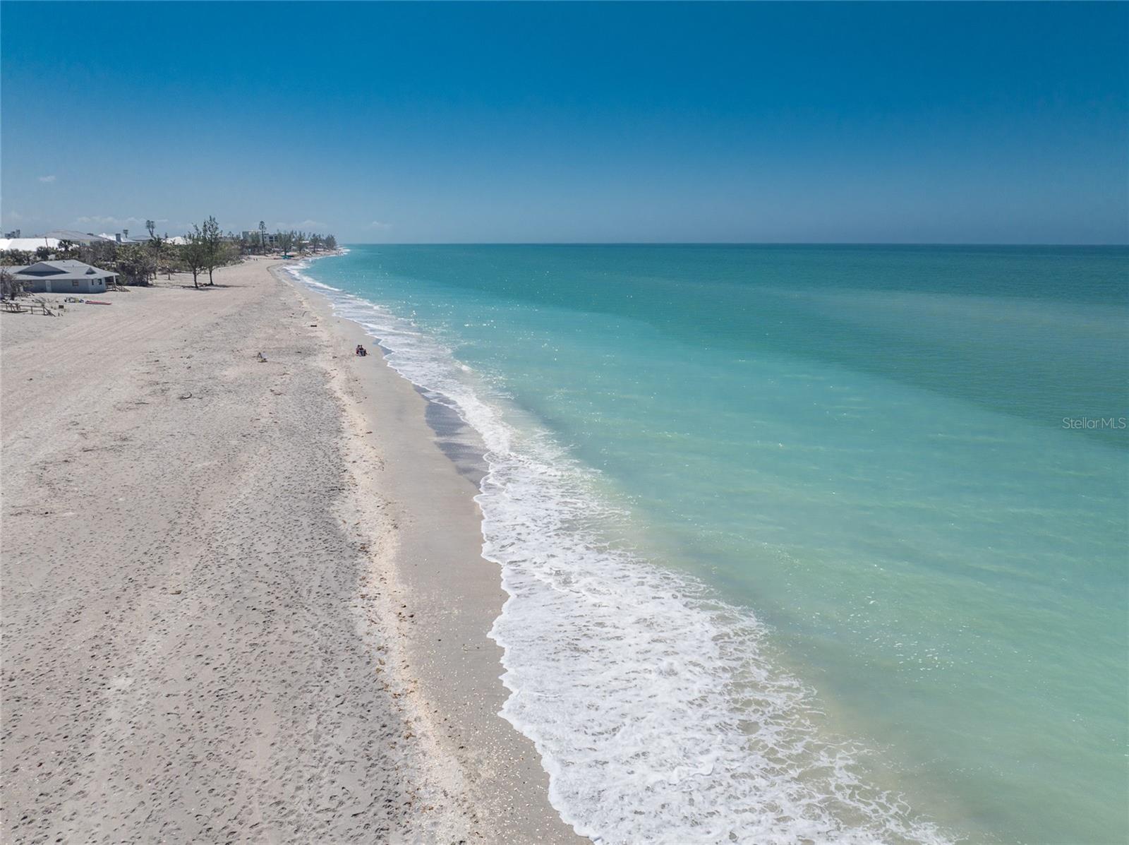 GALLEONS REACH - Land