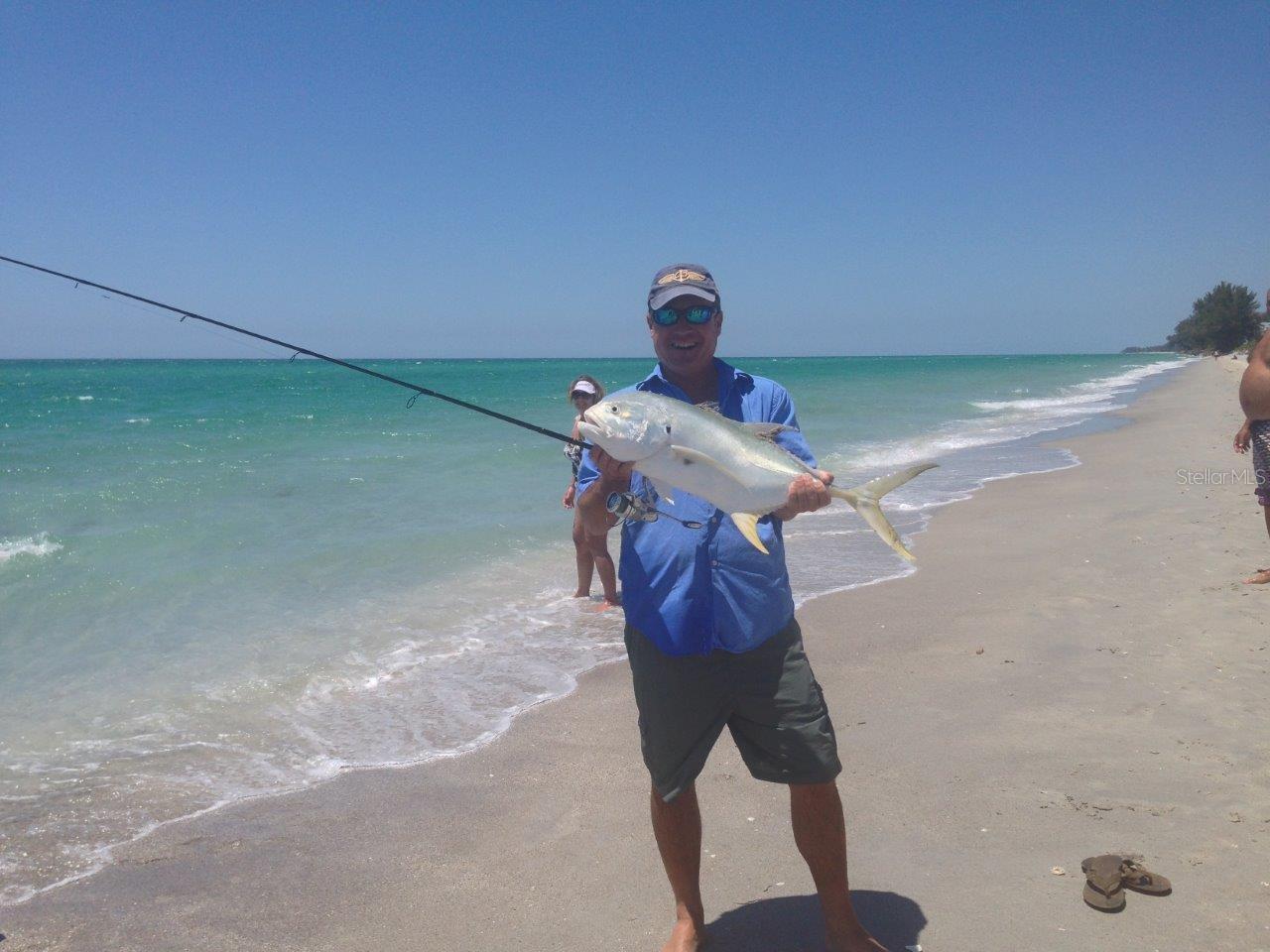 GALLEONS REACH - Land