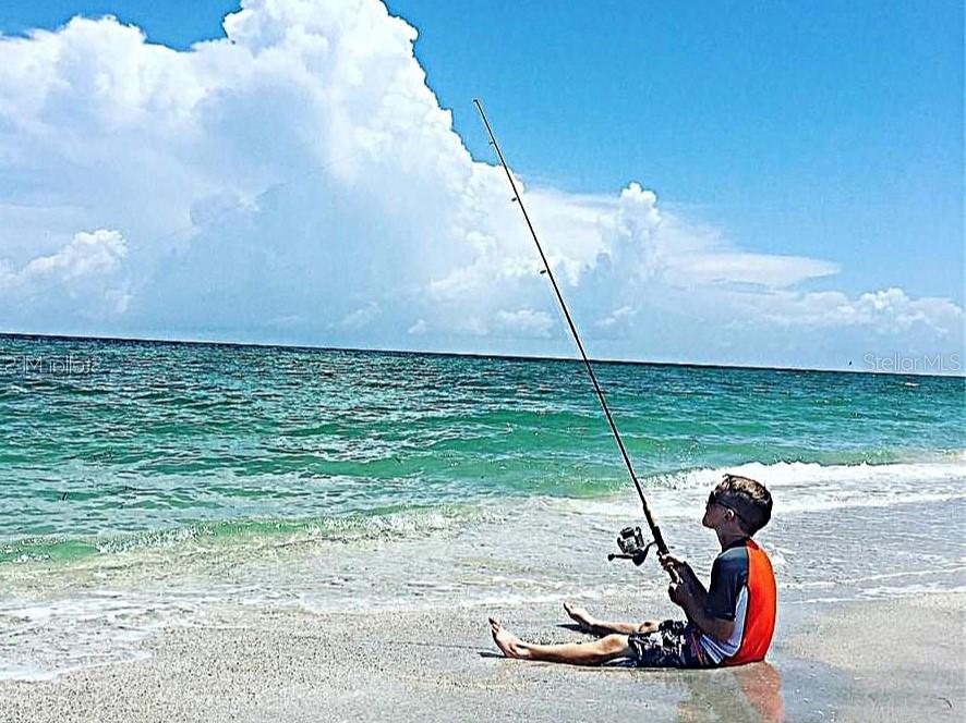 GALLEONS REACH - Land