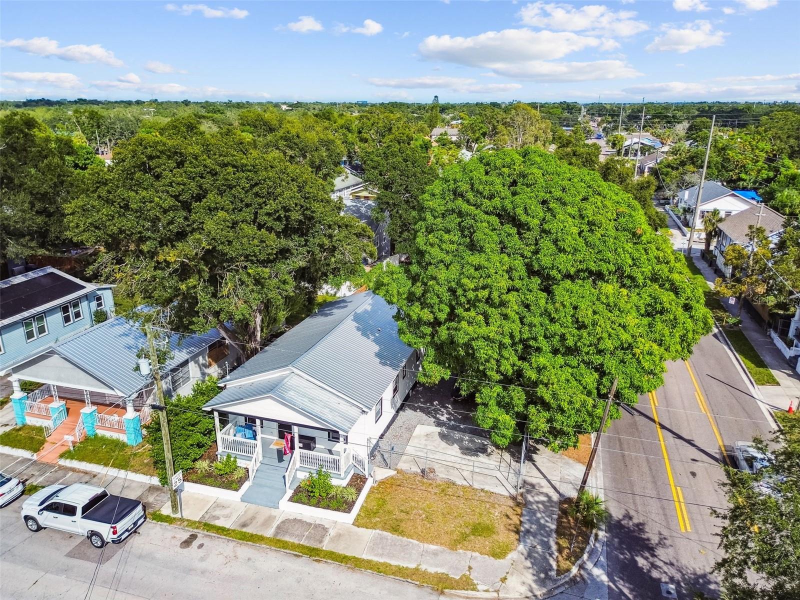 LA CARBAYERA - Residential Lease