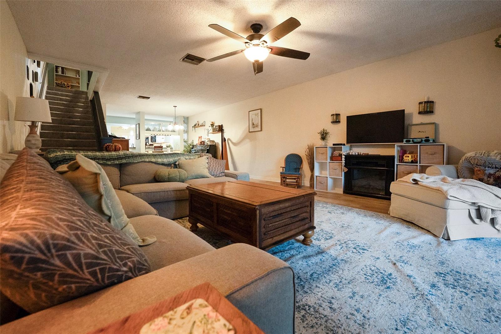 DOLLY BAY A VILLAGE ON LAKE TARPON - Residential