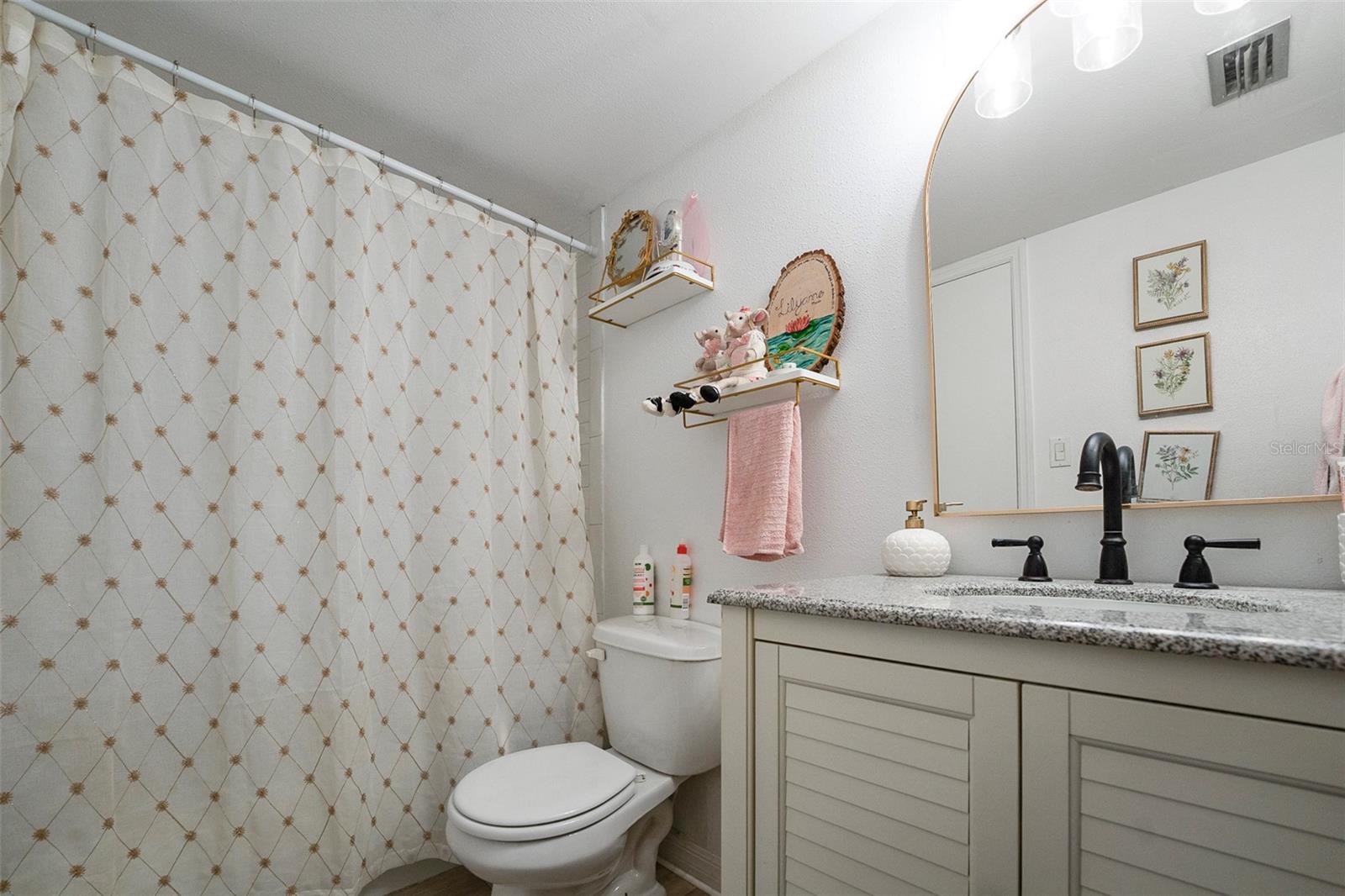 DOLLY BAY A VILLAGE ON LAKE TARPON - Residential