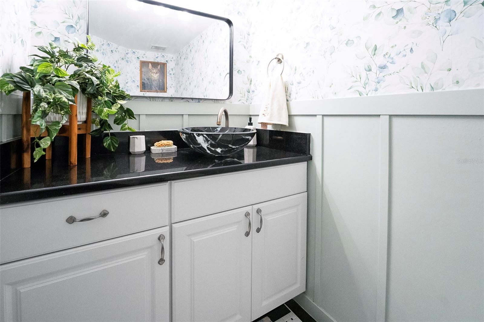 DOLLY BAY A VILLAGE ON LAKE TARPON - Residential