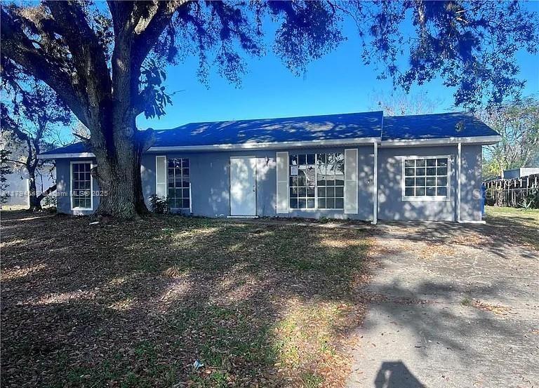 NEW ROOF WITH PERMIT ON 5/16/2024. CASH ONLY. INVESTORS SPECIAL. NEEDS SOME TLC. SOLD AS IS.CASH
OR HARD MONEY