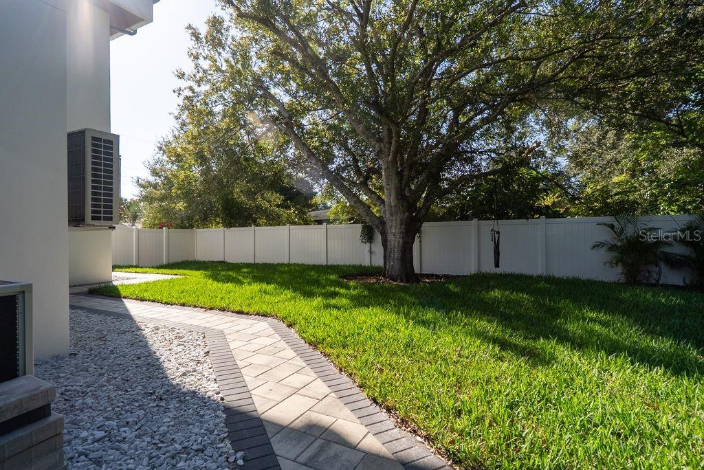 SOUTH GATE - Residential