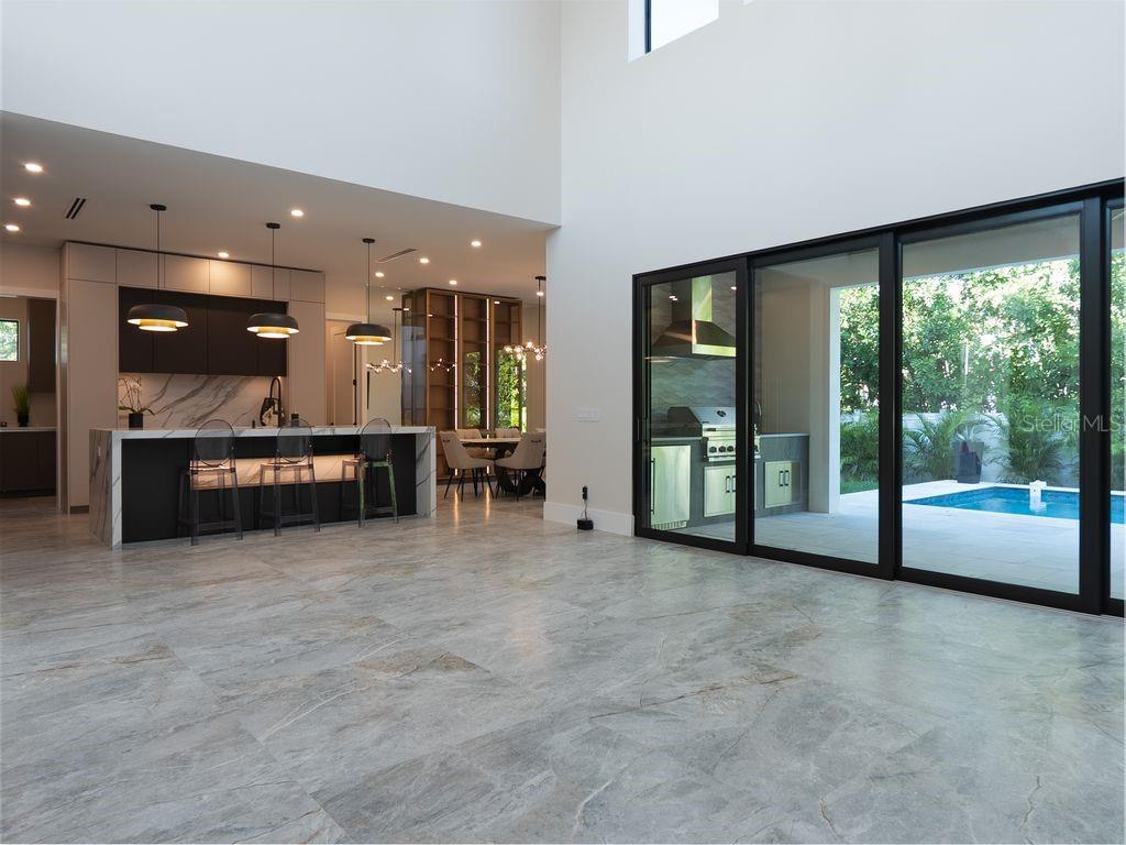 SOUTH GATE - Residential