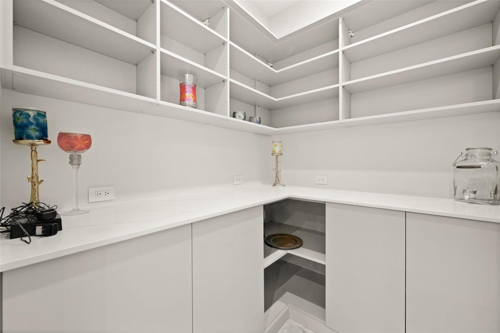 SOUTH GATE - Residential