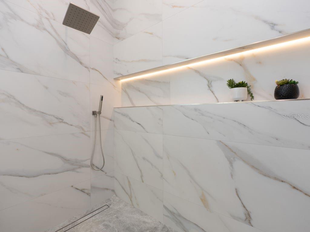 SOUTH GATE - Residential