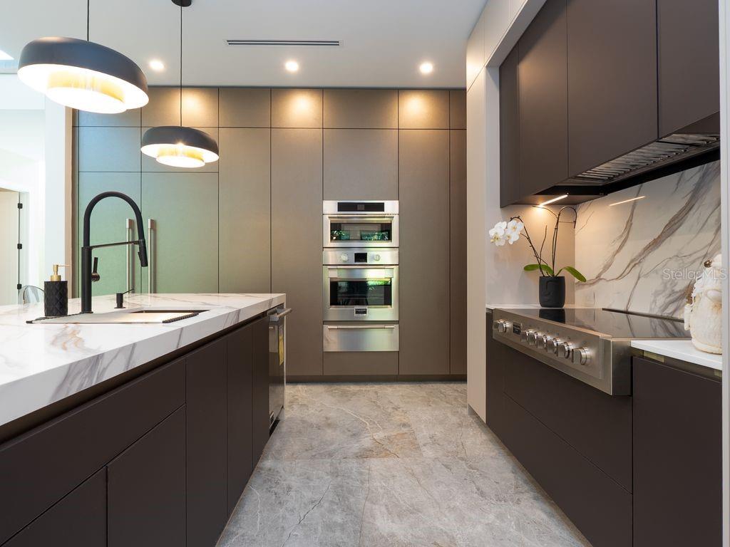 SOUTH GATE - Residential