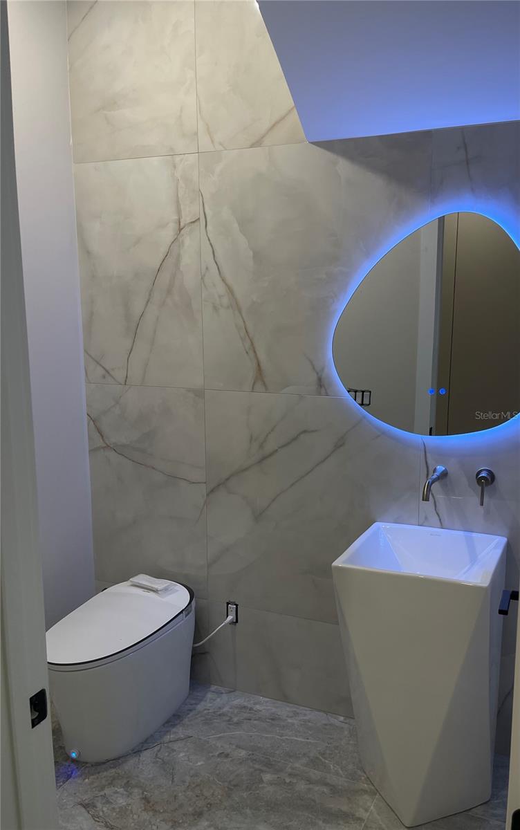 SOUTH GATE - Residential