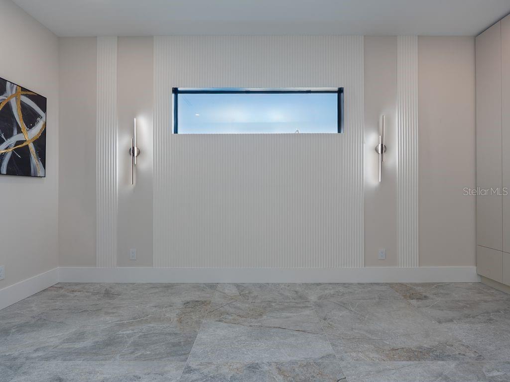 SOUTH GATE - Residential