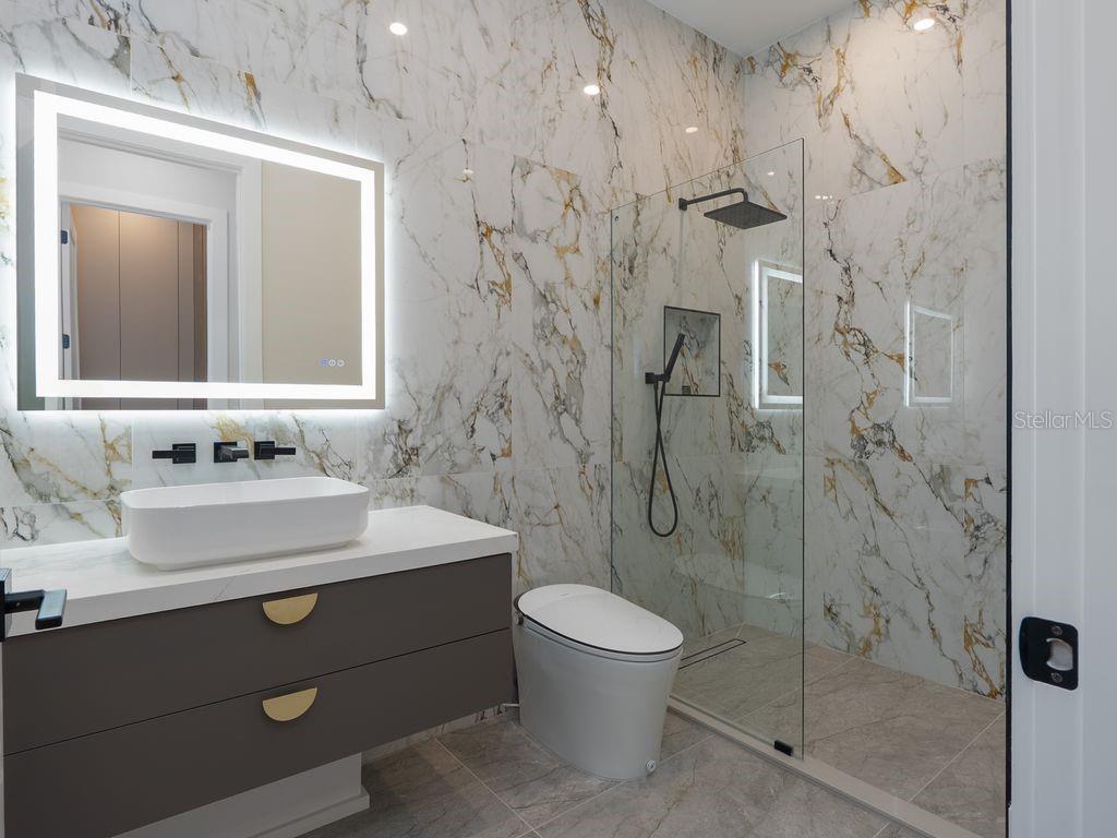 SOUTH GATE - Residential