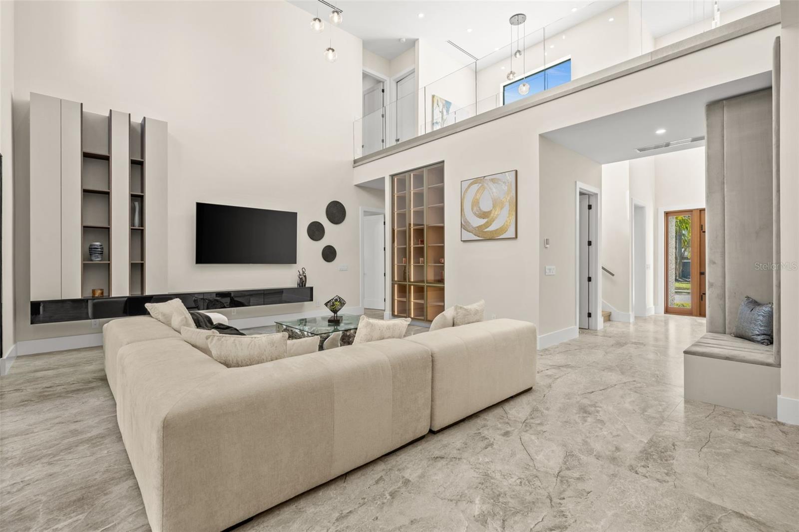 SOUTH GATE - Residential