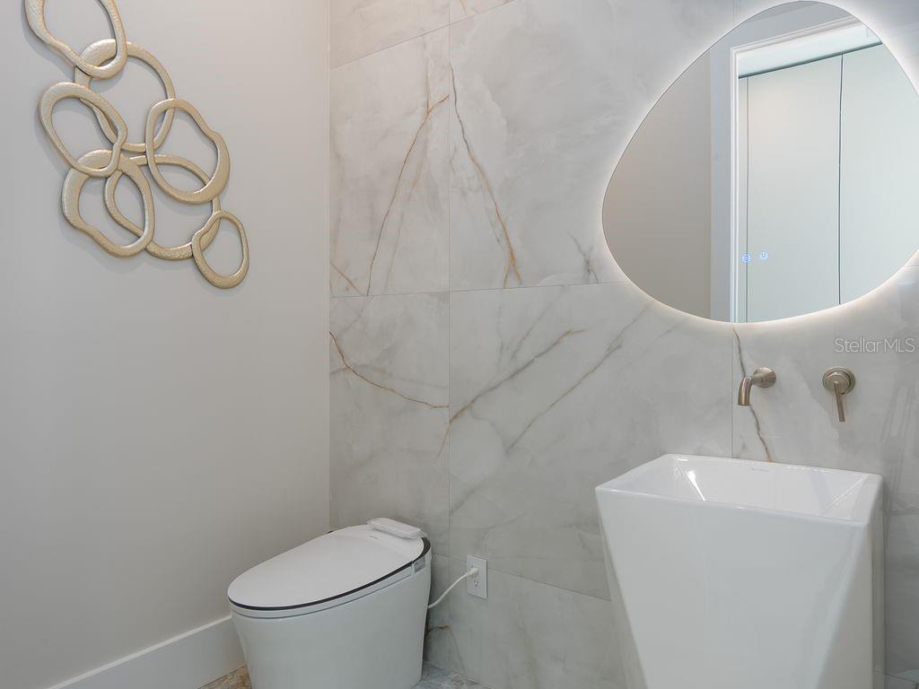 SOUTH GATE - Residential