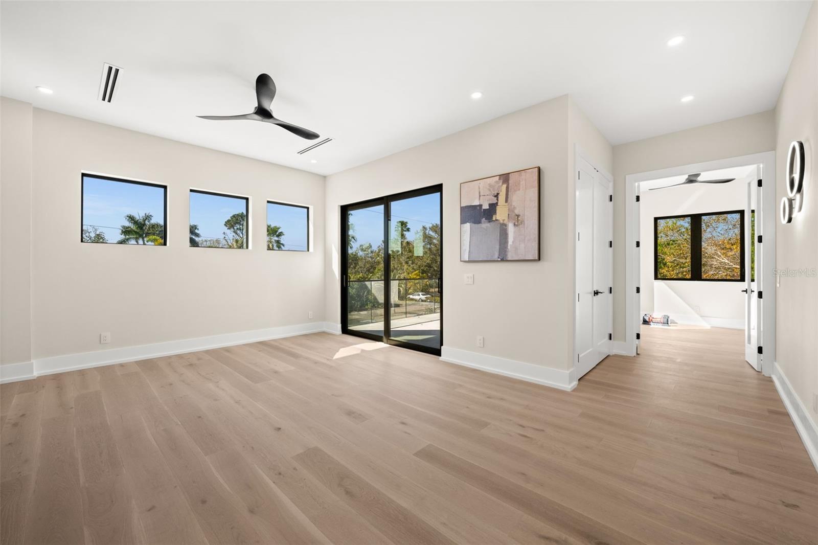 SOUTH GATE - Residential