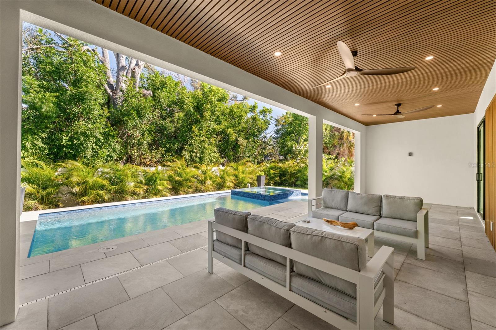 SOUTH GATE - Residential