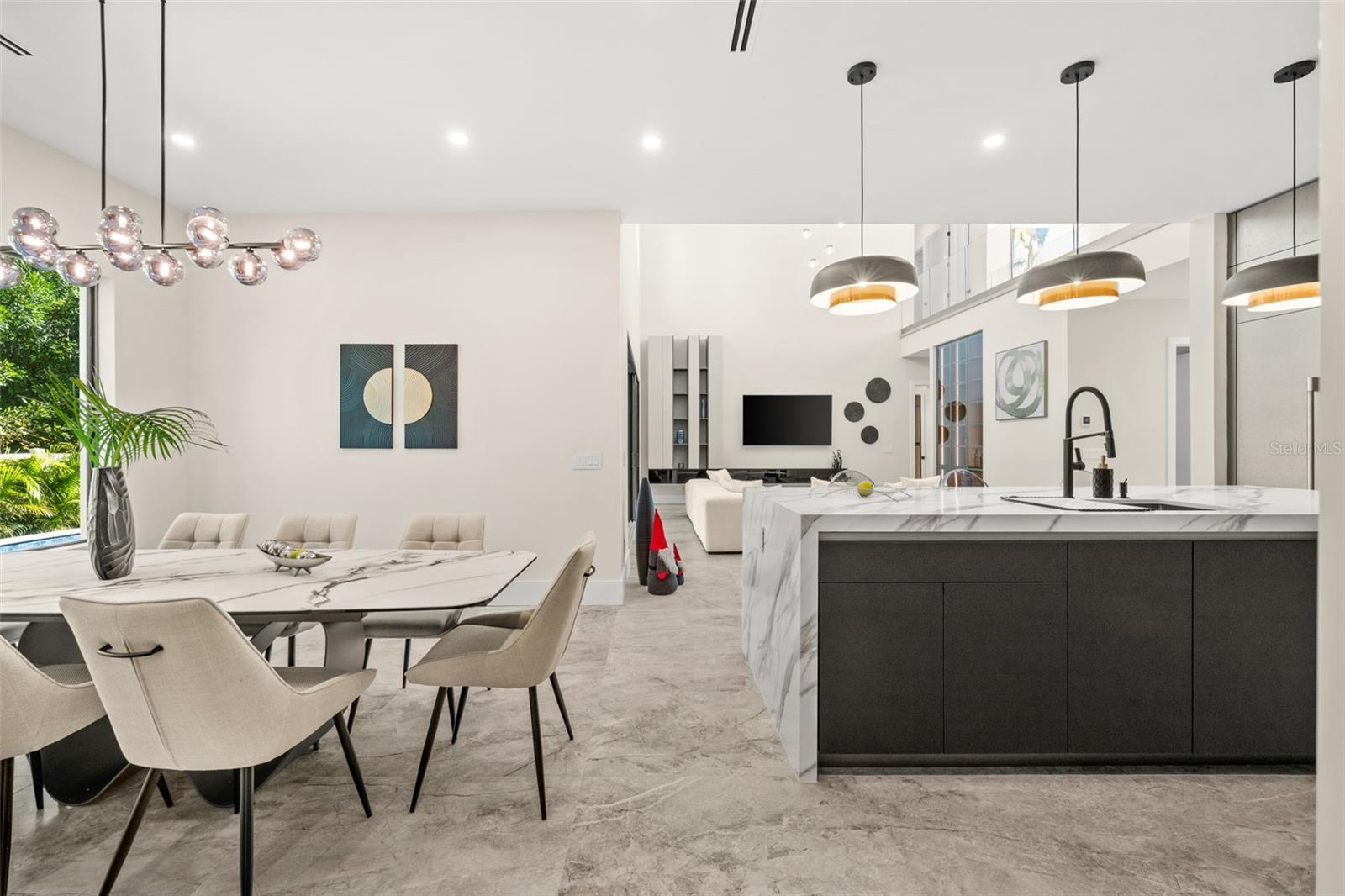 SOUTH GATE - Residential