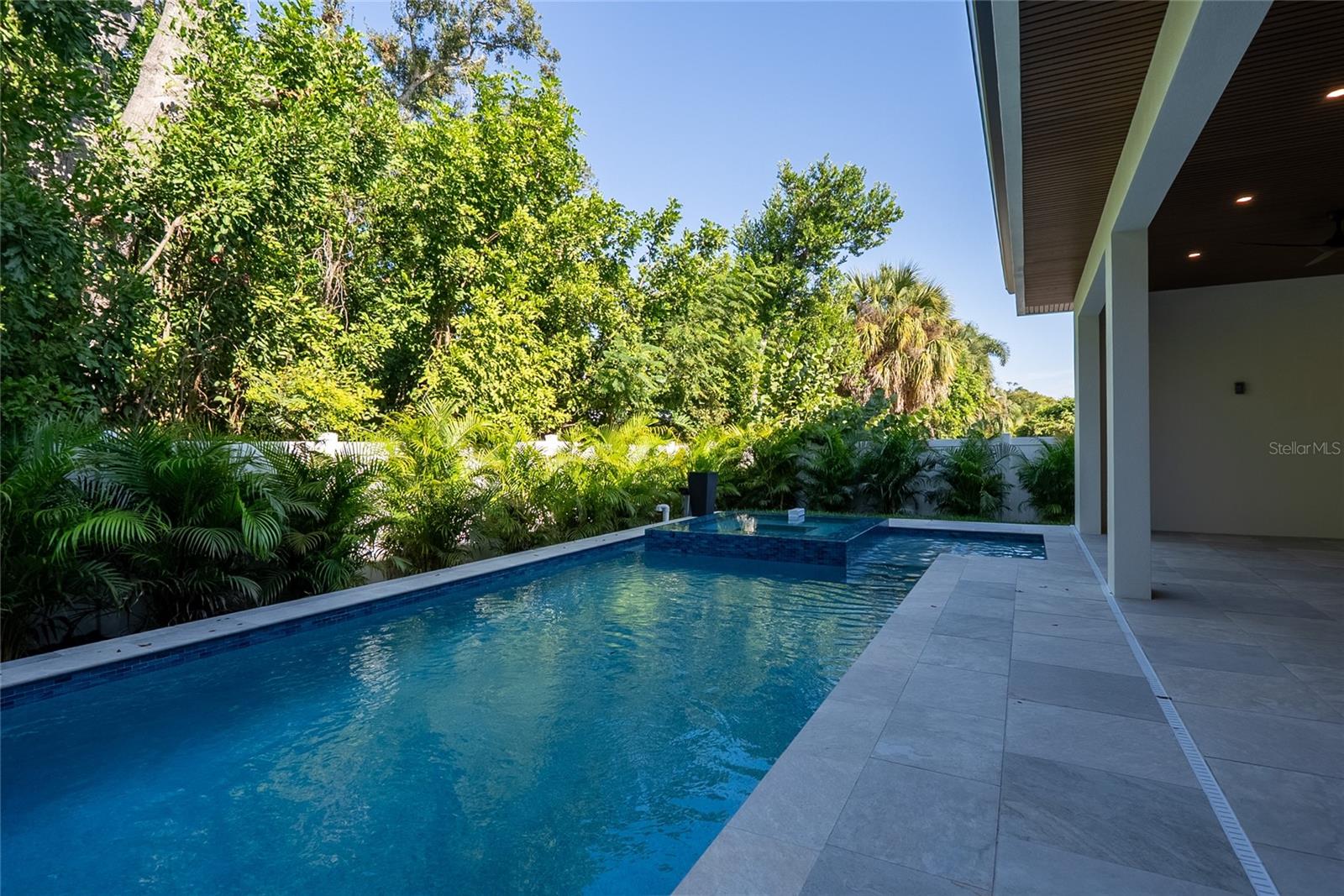 SOUTH GATE - Residential