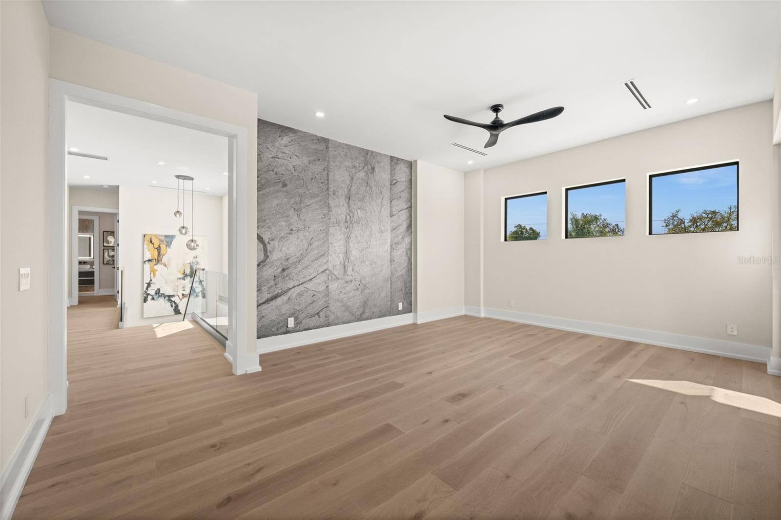 SOUTH GATE - Residential