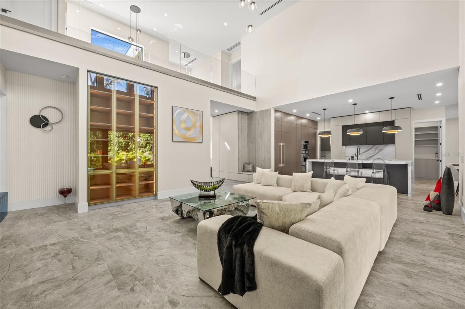 SOUTH GATE - Residential