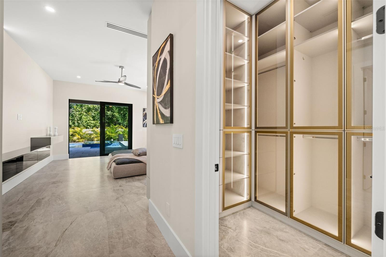 SOUTH GATE - Residential