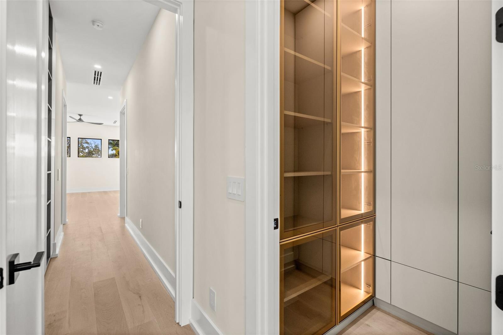 SOUTH GATE - Residential