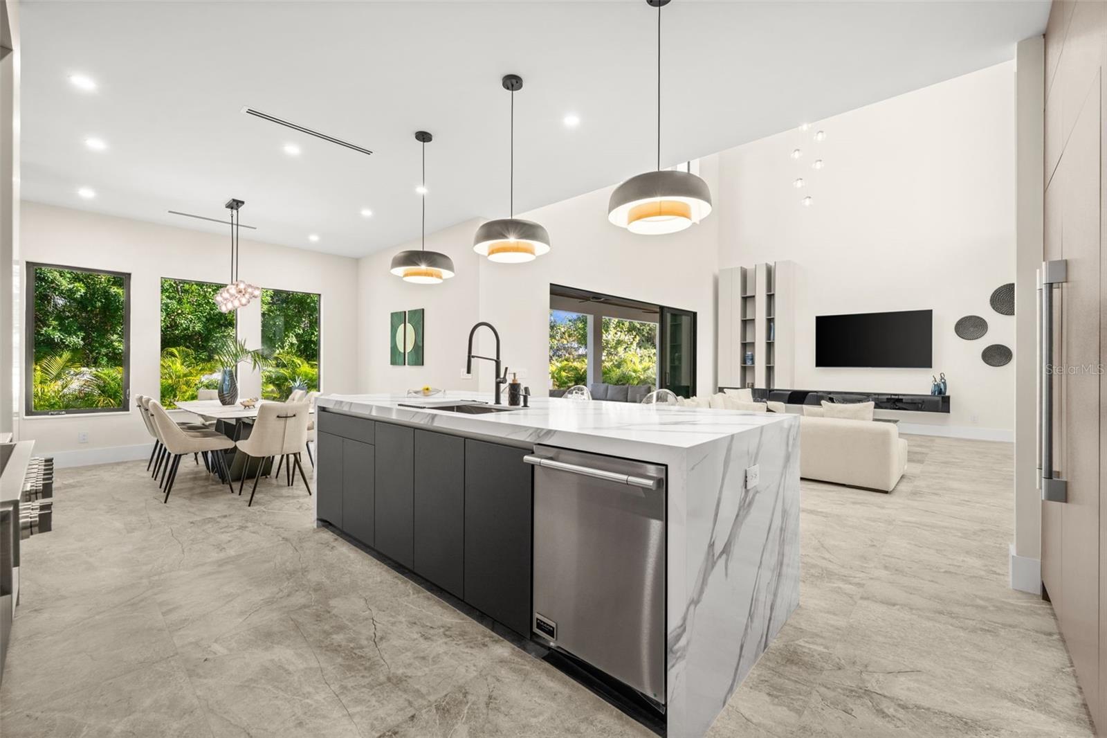 SOUTH GATE - Residential