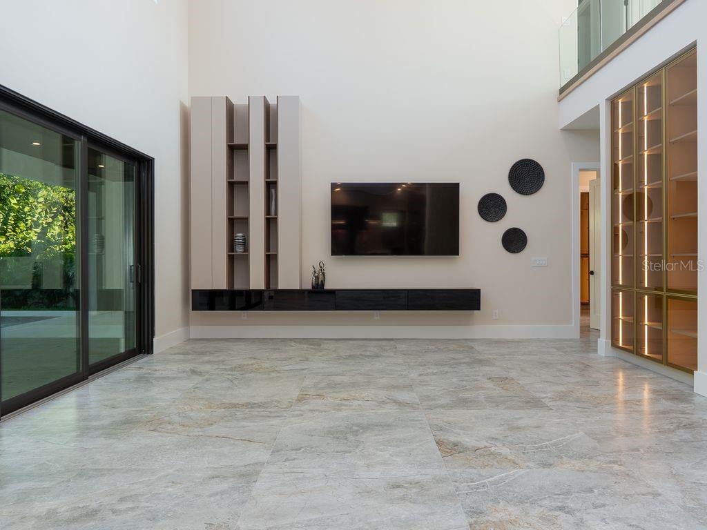 SOUTH GATE - Residential