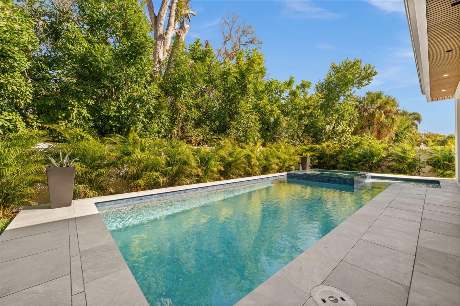 SOUTH GATE - Residential