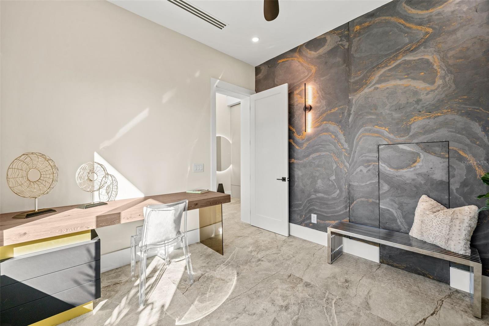 SOUTH GATE - Residential