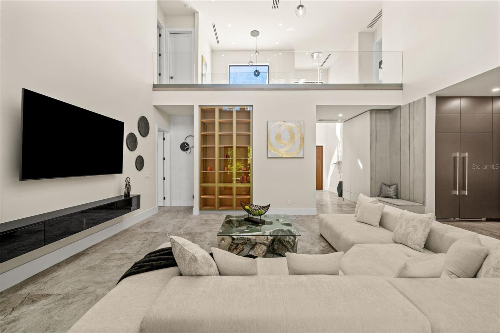 SOUTH GATE - Residential