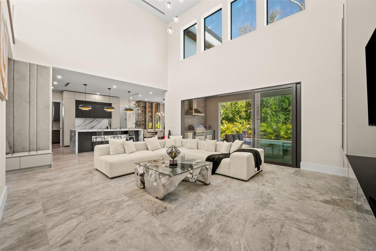 SOUTH GATE - Residential