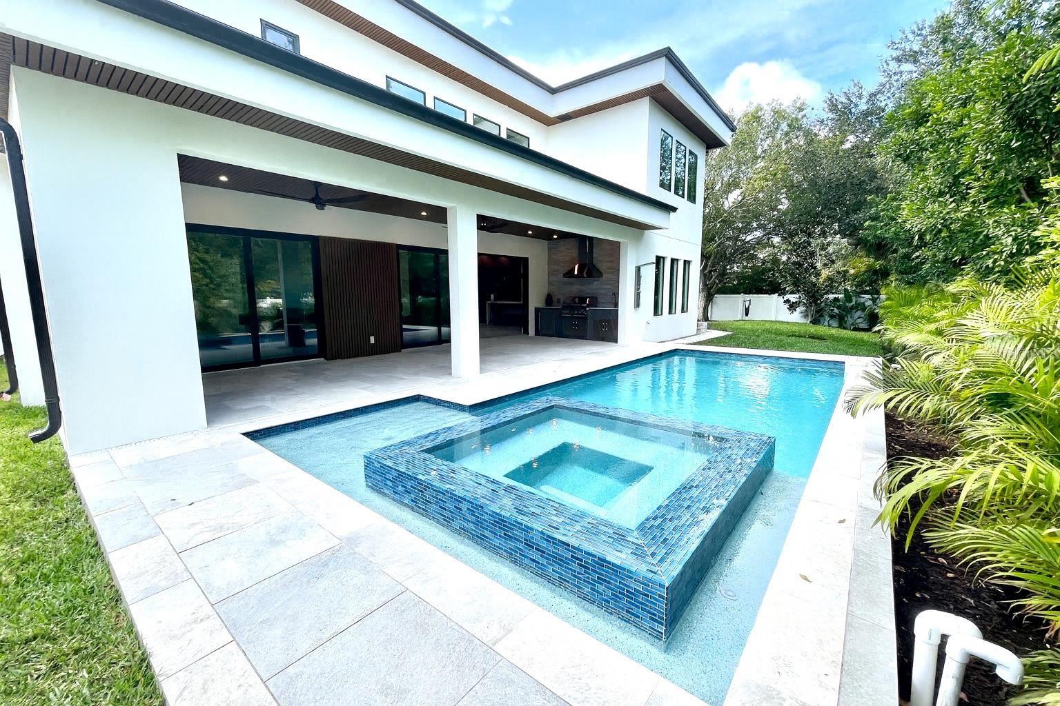 SOUTH GATE - Residential