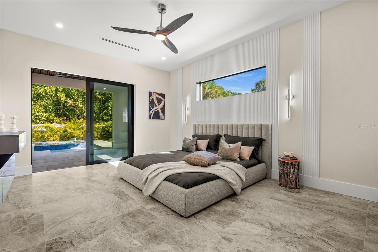 SOUTH GATE - Residential