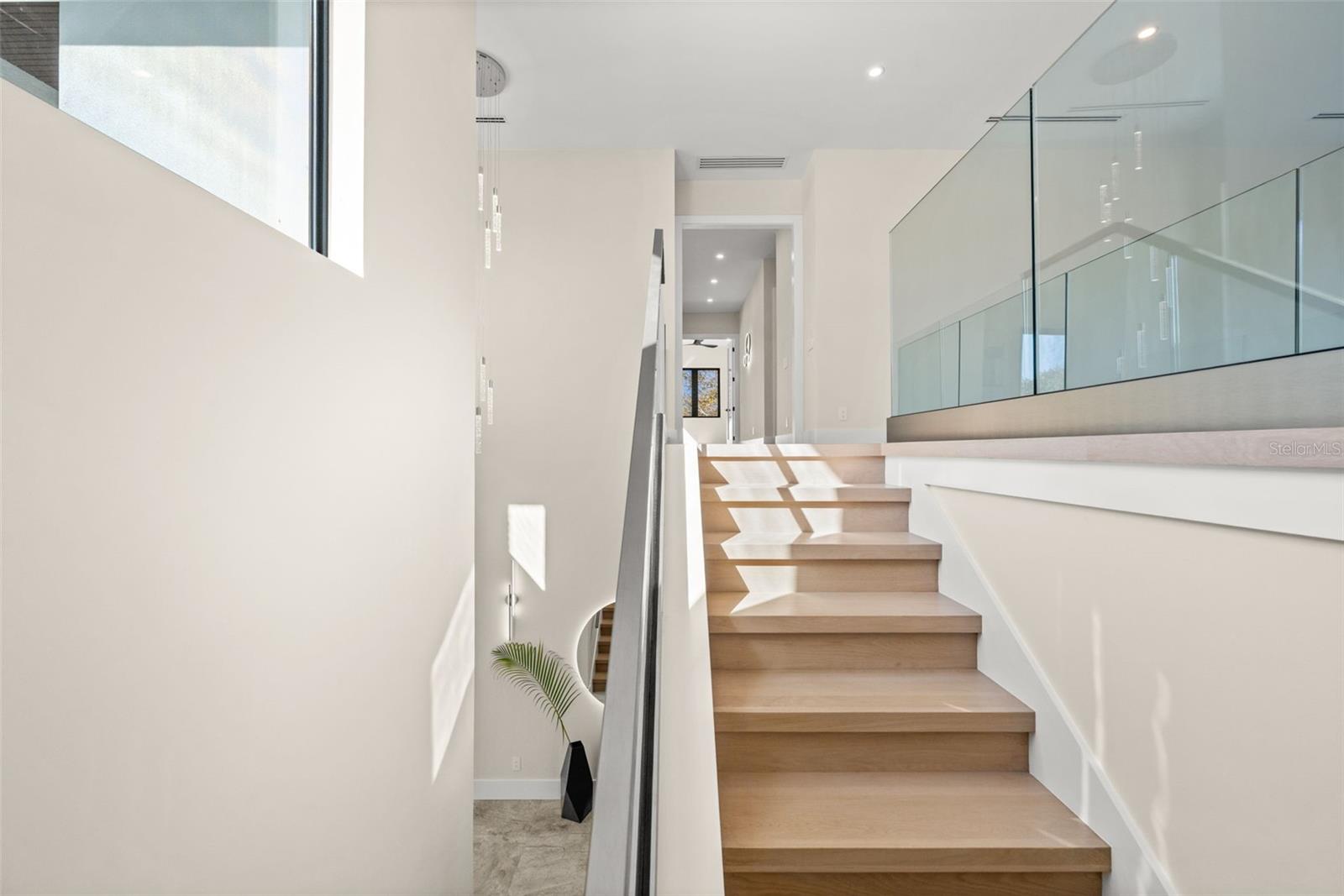 SOUTH GATE - Residential