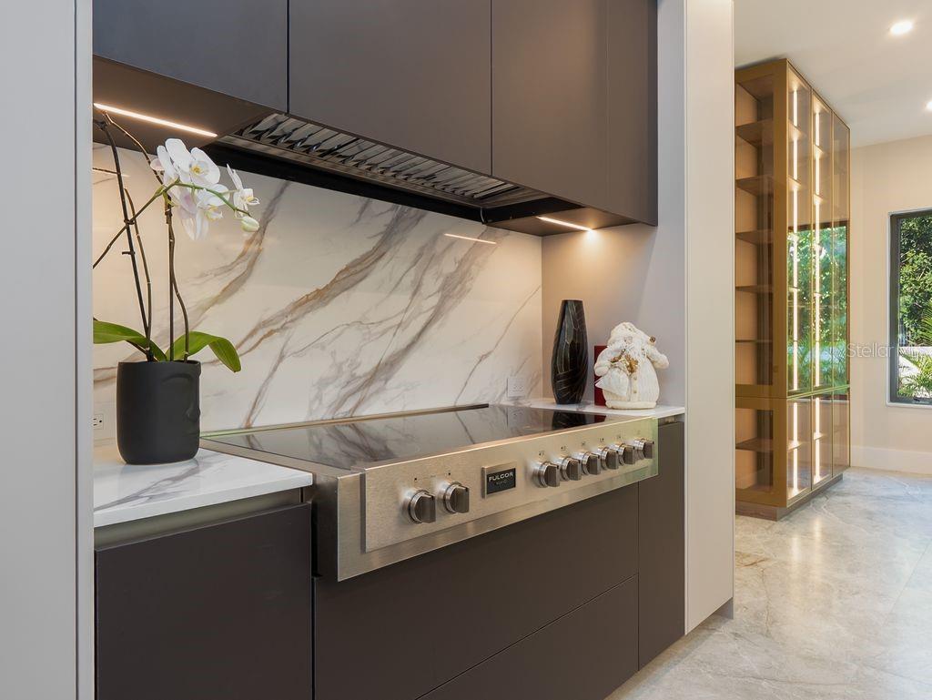 SOUTH GATE - Residential